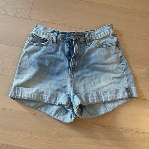 Light wash BDG mom high rise denim shorts